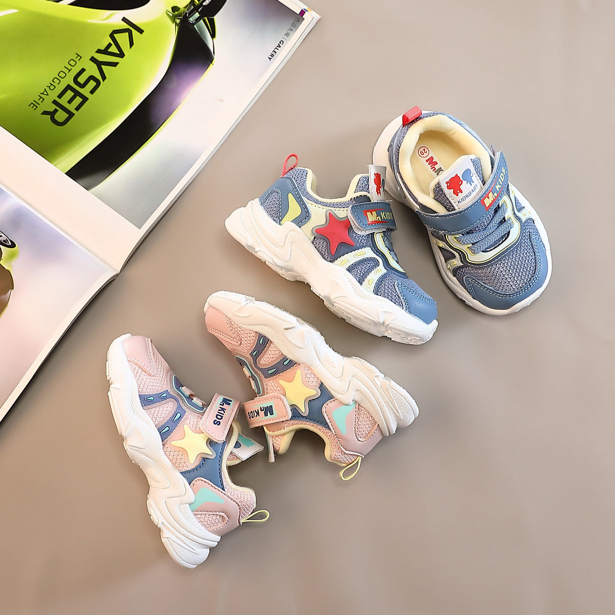 Children's Soft-soled Sneakers Are Light And Fashionable For Kids