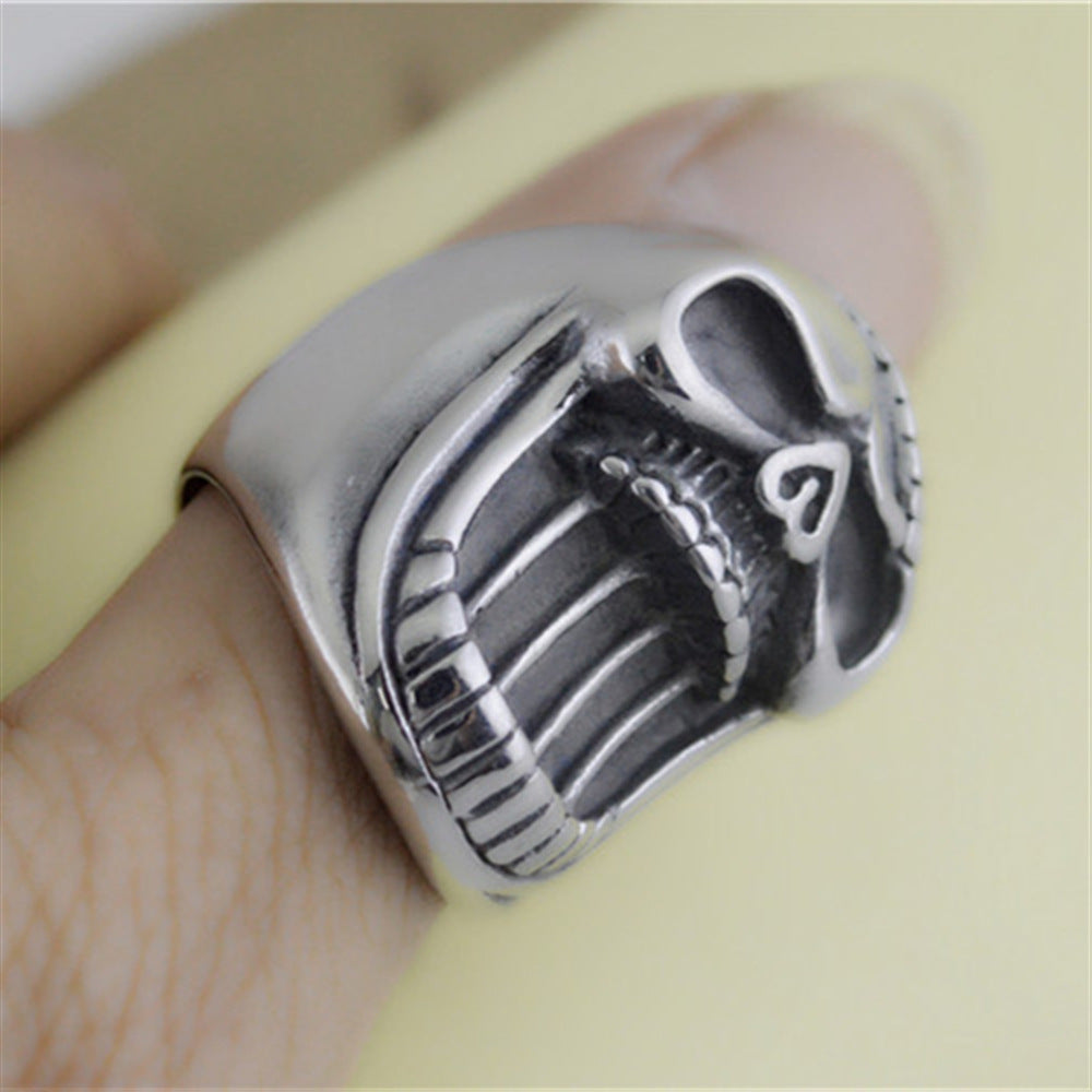 Fashion trend skull ring