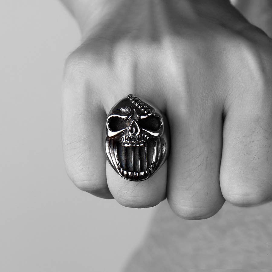 Fashion trend skull ring