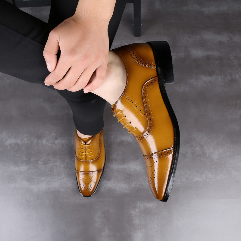 Men's pointed leather shoes