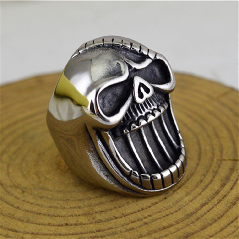 Fashion trend skull ring