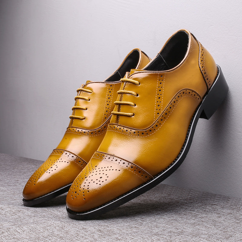 Men's pointed leather shoes